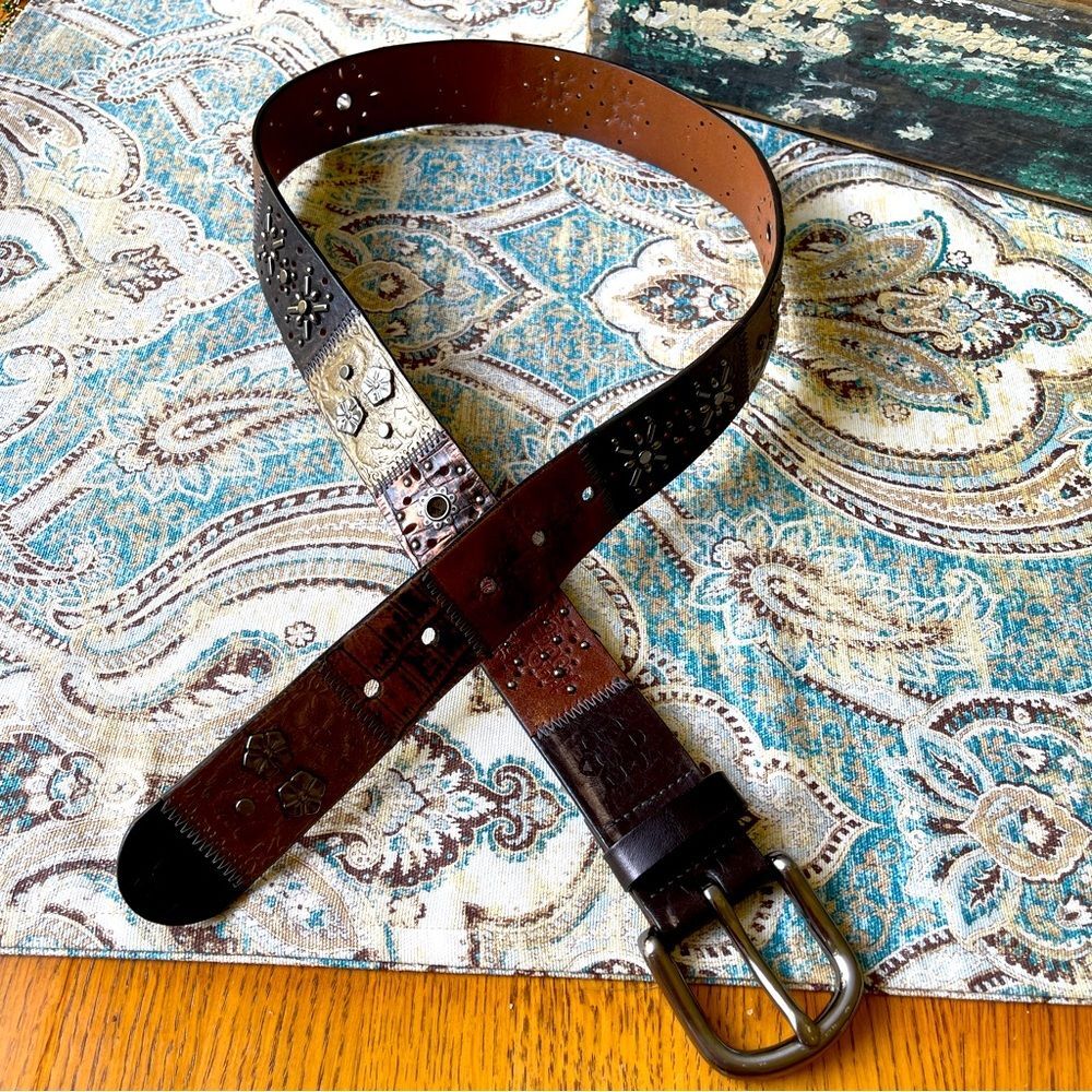 Fossil Genuine studded Leather Tooled rhinestone belt 34”